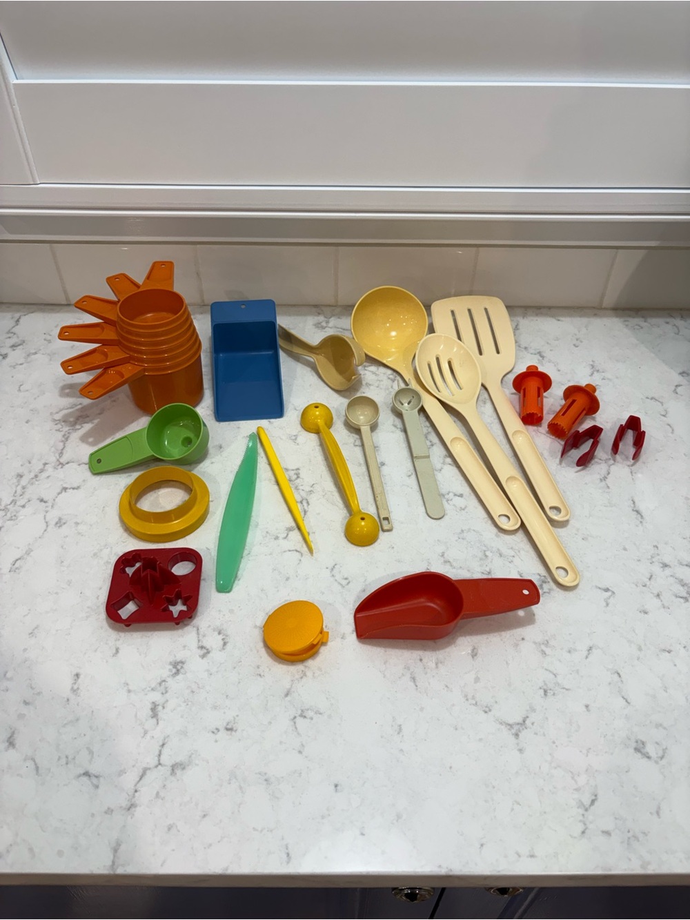 Misc Tupperware Kitchen Utensils and gadgets Set - vintage late 1970s and 1980s